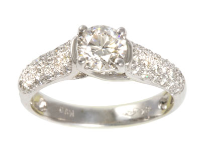 18k White Gold Round Diamond Engagement Ring